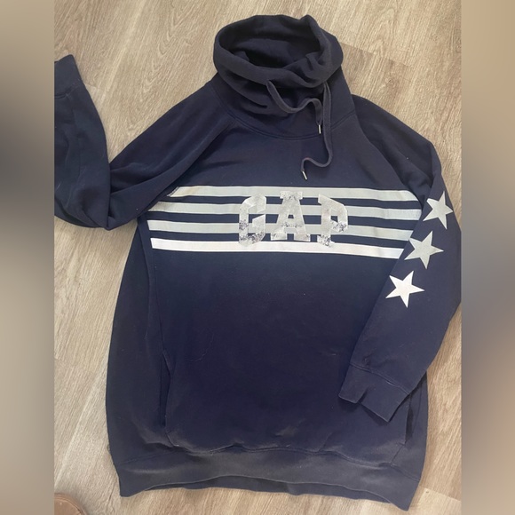 Gap tunic length, cowl neck sweater, with front pockets size large - Picture 1 of 3